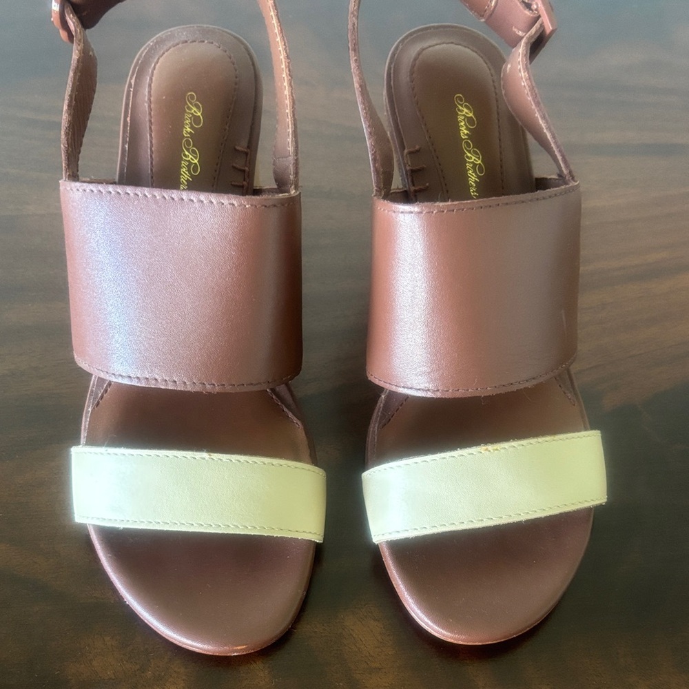 Brooks Brothers Tan and Cream Sandals
